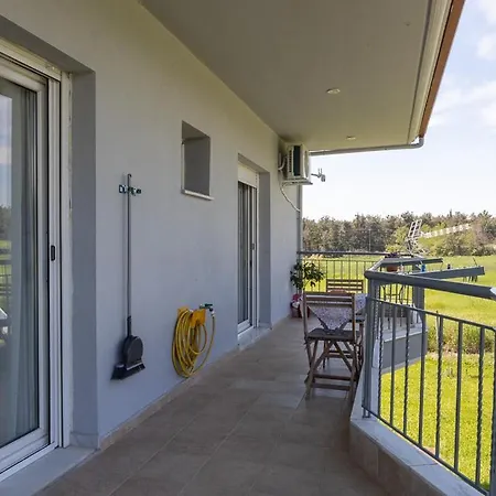 Lanari Valley House 2 *